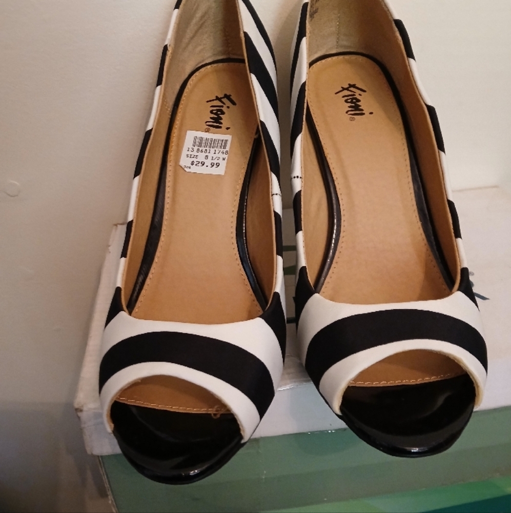 FIONI Clothing Black and White Striped Peep Toe Heels